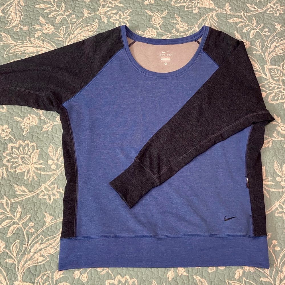 Nike Dri-Fit Long Sleeve Size Medium